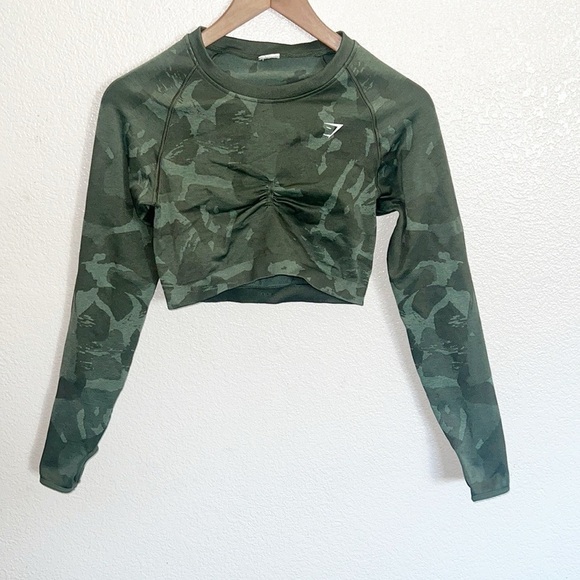 Gymshark Cropped Camoflauge Camo Long Sleeve Fitted Workout Keyhole Back Top - Picture 1 of 7